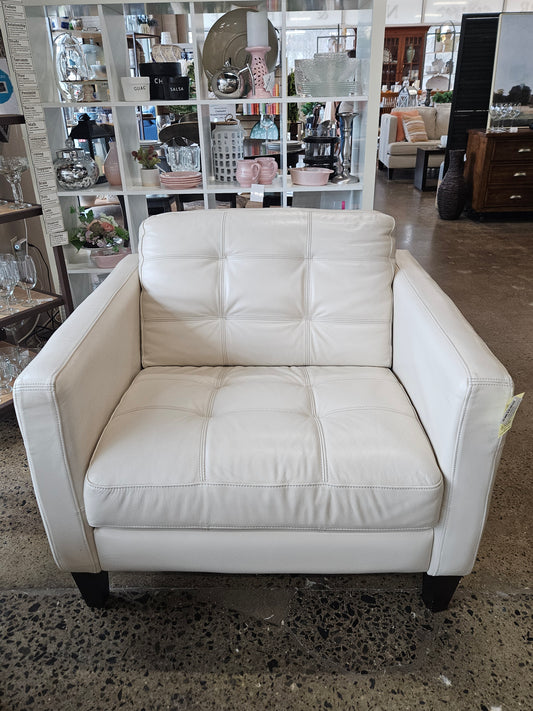 Divani Chateau d’Ax white leather chair