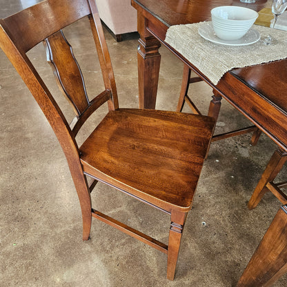 Counter top table w/ 8 chairs and butterfly leaf