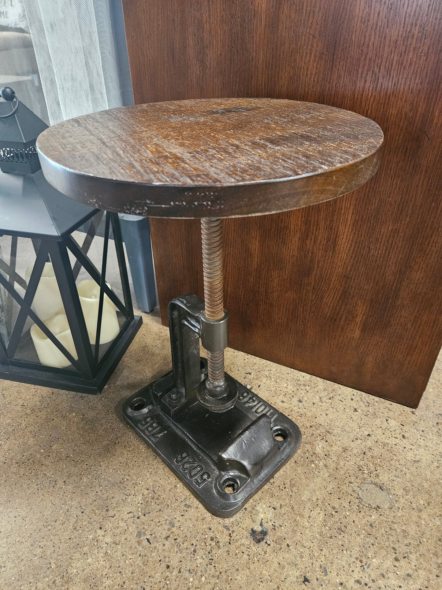 Adjustable stool or accent table