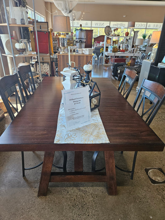 Holland Furniture Dining Table and Chairs