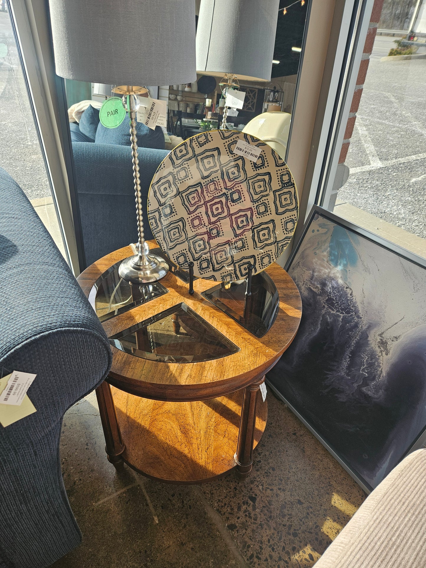 4 section glass top end table with shelf