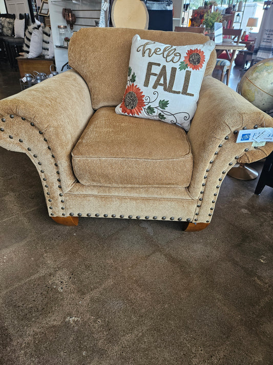 Flexsteel Goldenrod Nail head Trimmed Chair