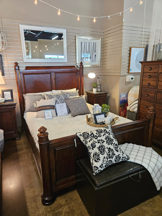 Stanley Queen Bed Set