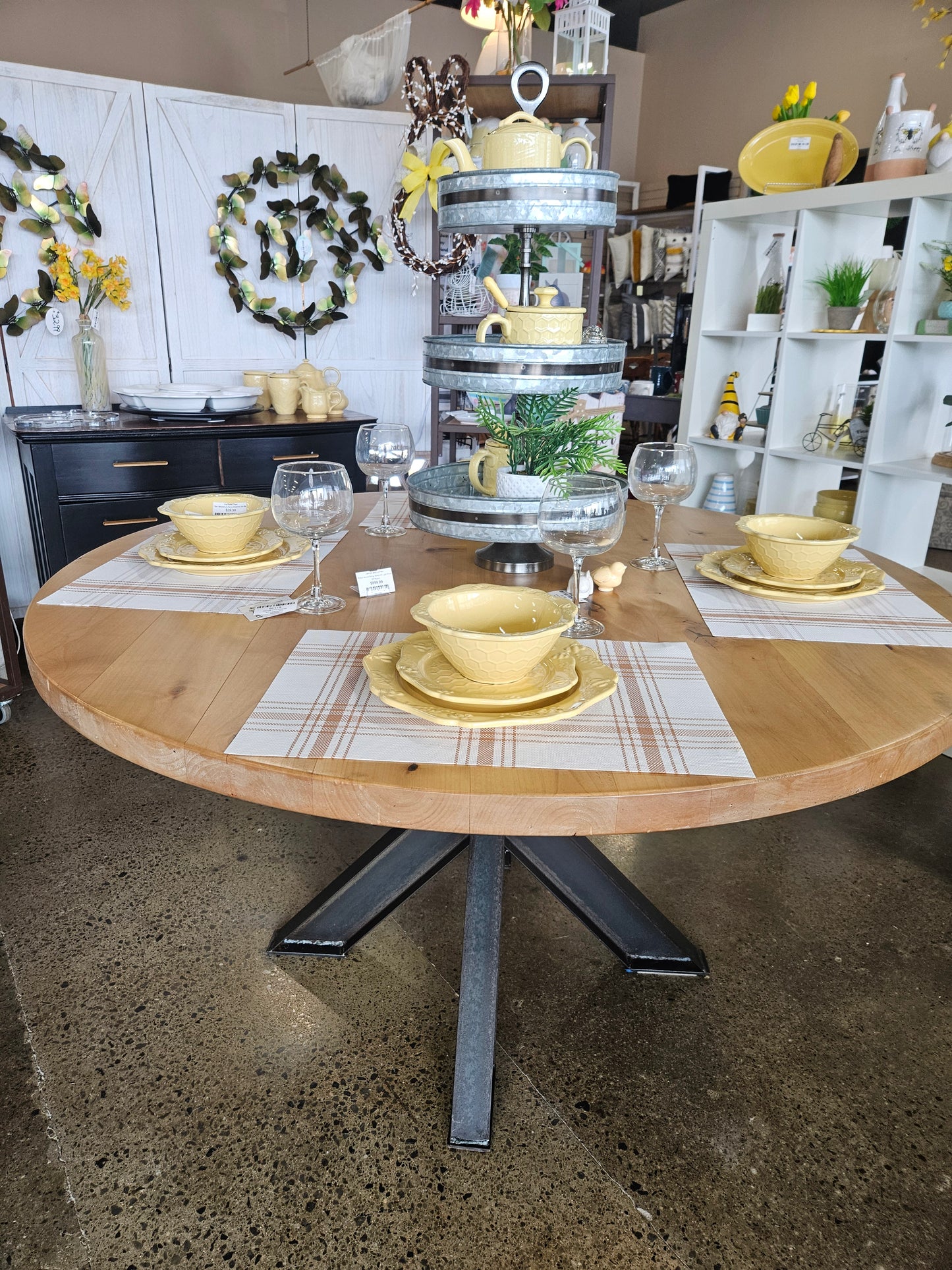 Shiloh Round Dining Table with Light Wood Top