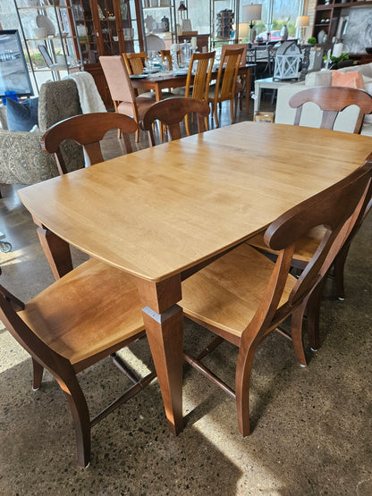 Two Tone Dining Set (1 leaf/6 chairs/pads)