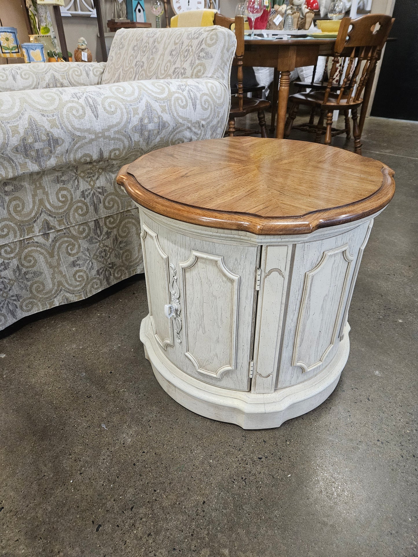 Ethan Allen Round End Table with Storage