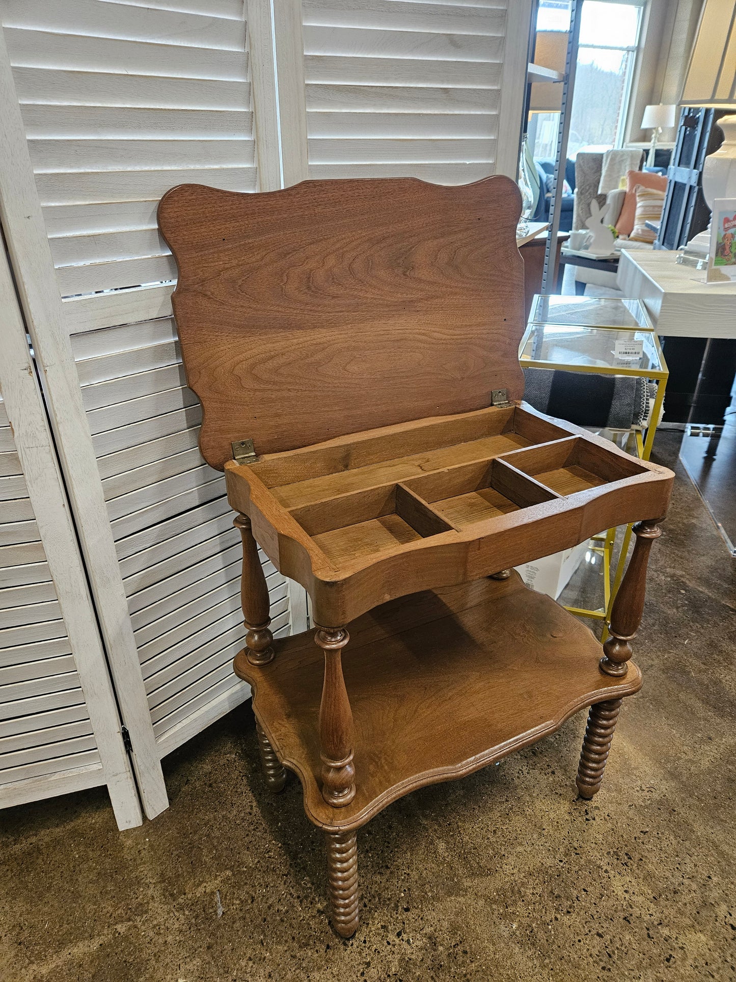 End table with spindle legs and lift top