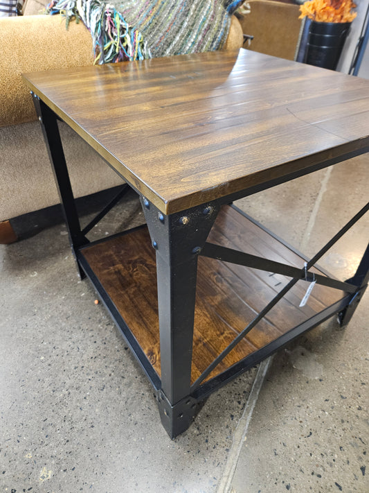 Wood plank top end table with metal legs