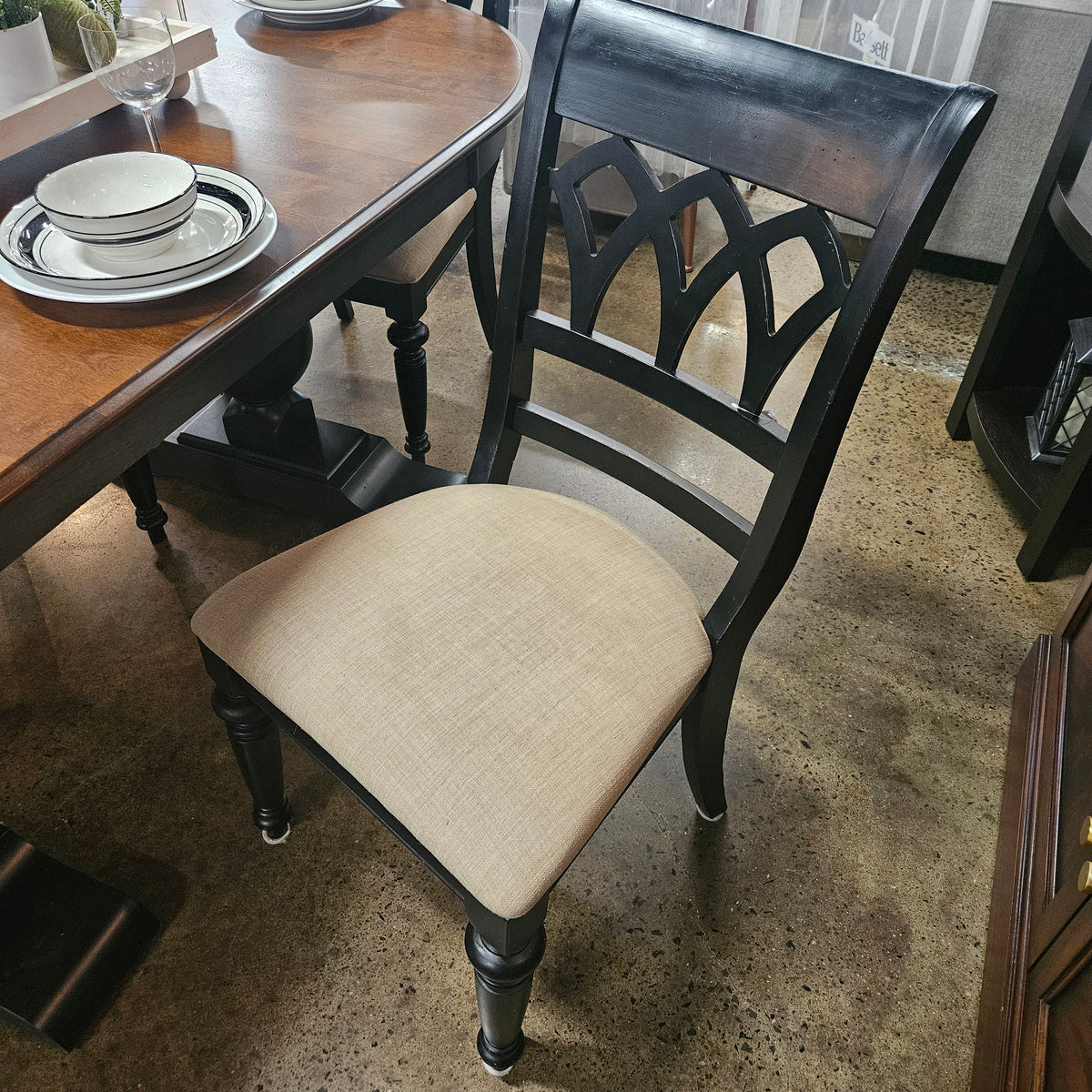 Black dining chairs with neutral seat (setof4)