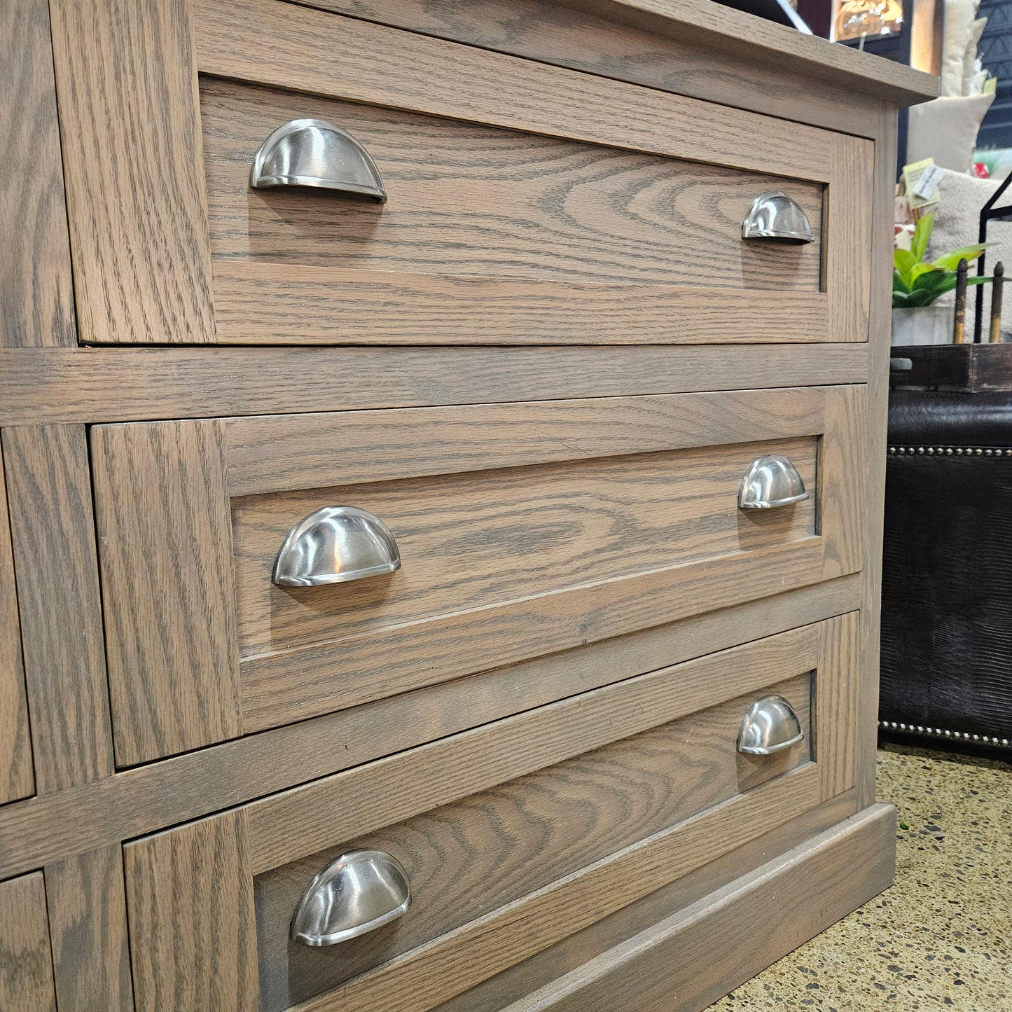 Gray washed 6 drawer dresser