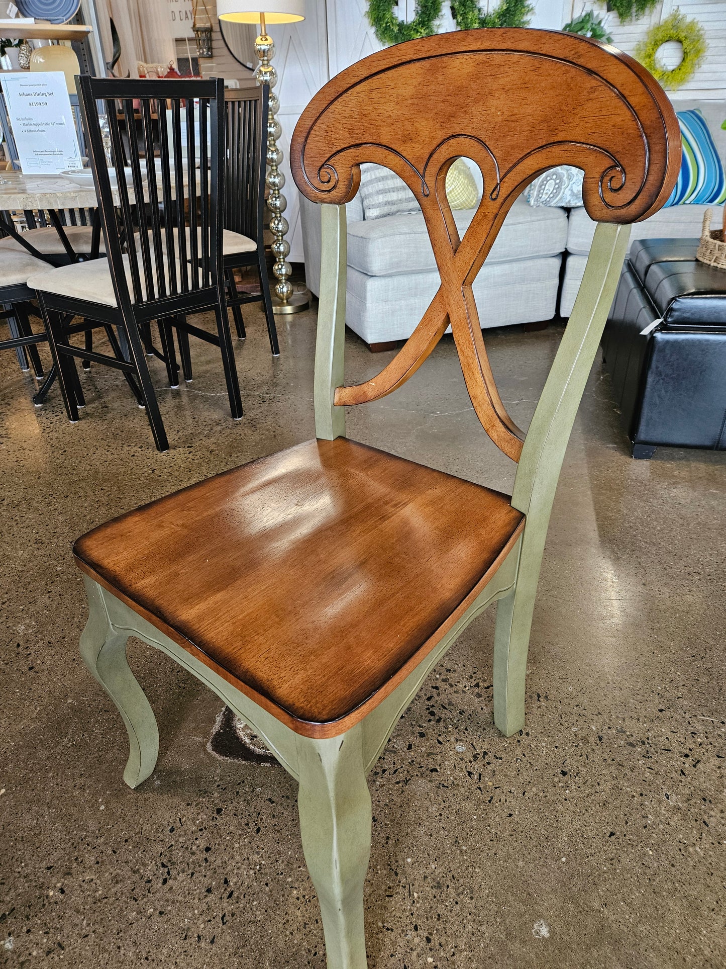 Magnolia Home Scalloped Round Dining Table with Chairs