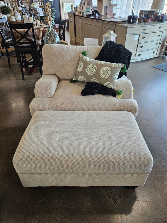 Cream Textured Chair/Ottoman
