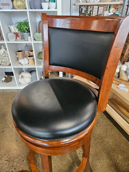 Pub Table w/2 swivel chairs