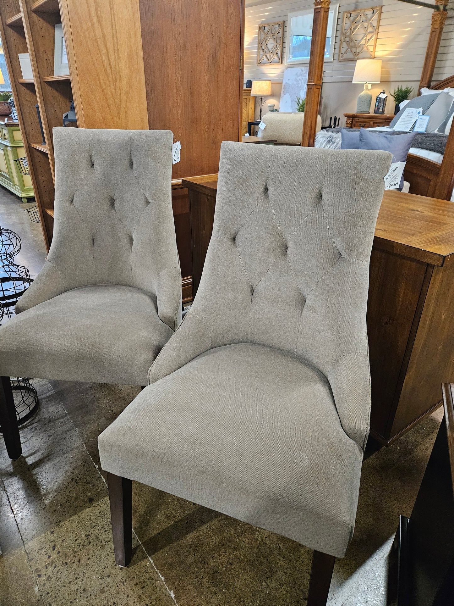 Neutral side chairs (Setof2)