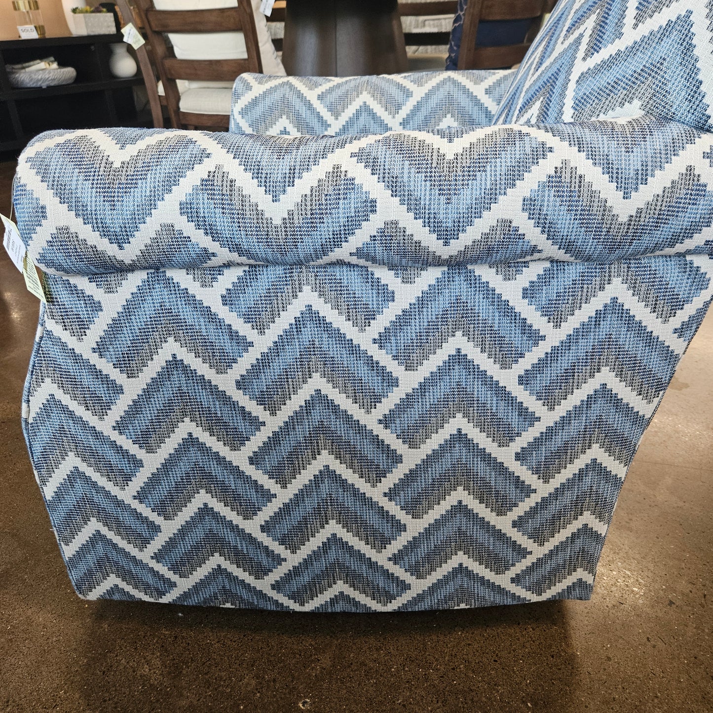 Flexsteel patterned swivel chair