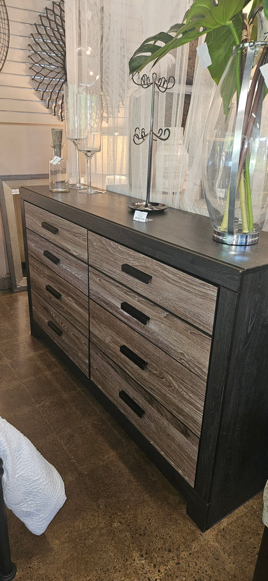 Ashley 6 Drawer Dresser (Model Home)