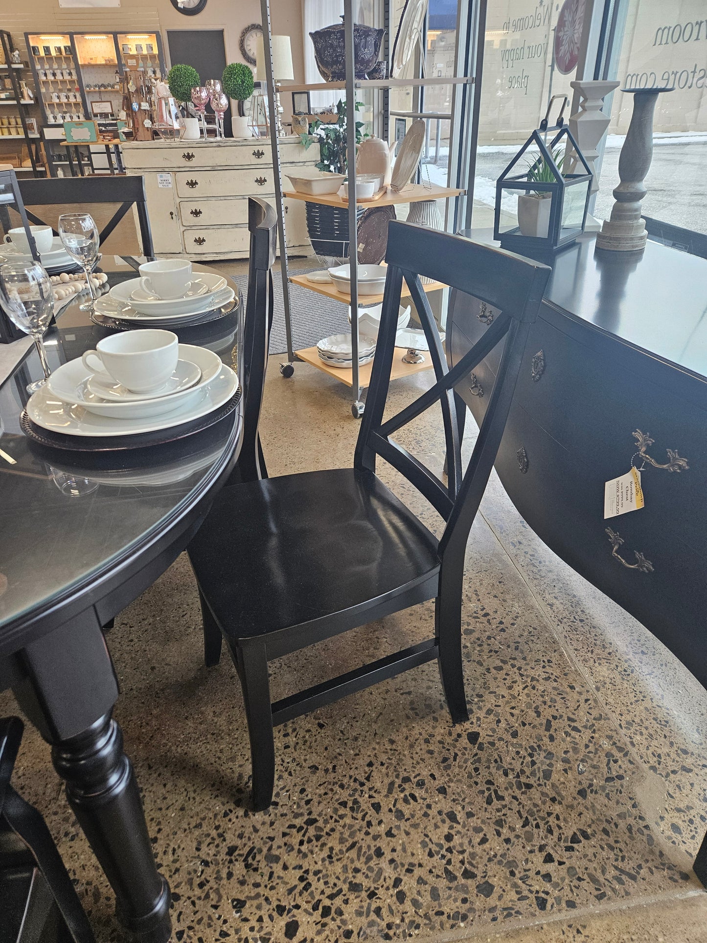 Black dining set w/6 chairs and glass top