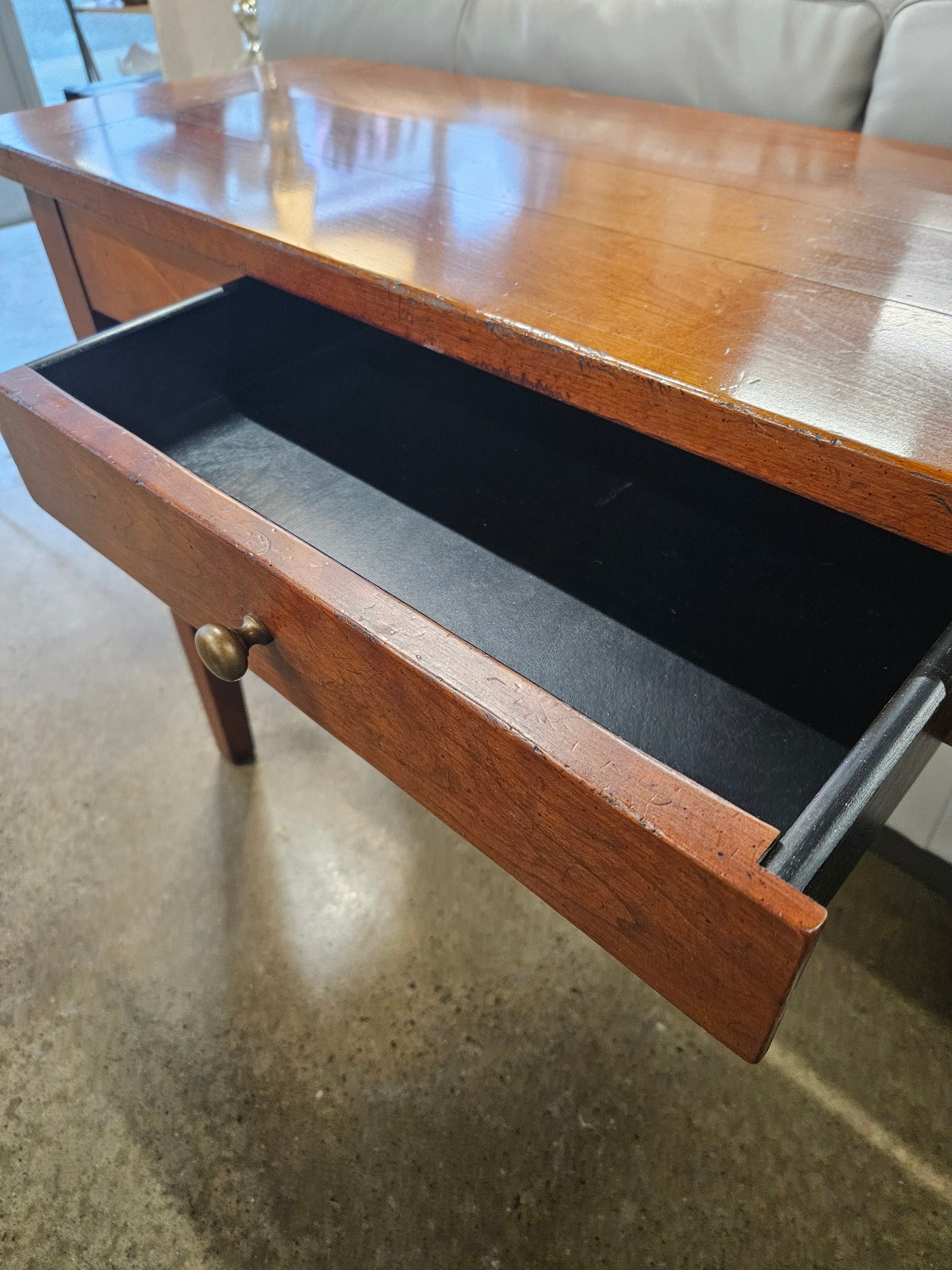 Long sofa table with 2 drawers