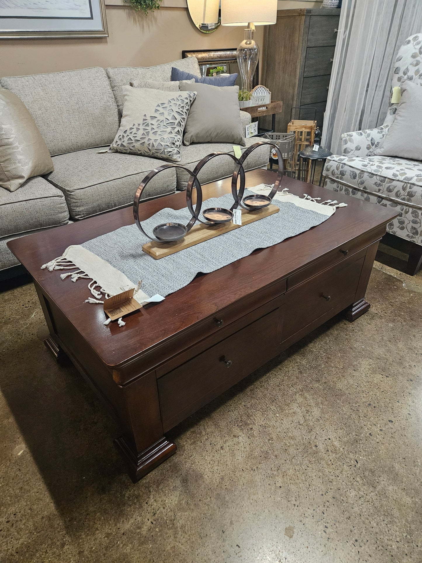 Lane Coffee table with 4 drawers
