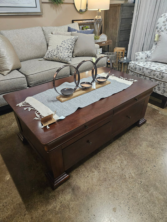 Lane Coffee table with 4 drawers